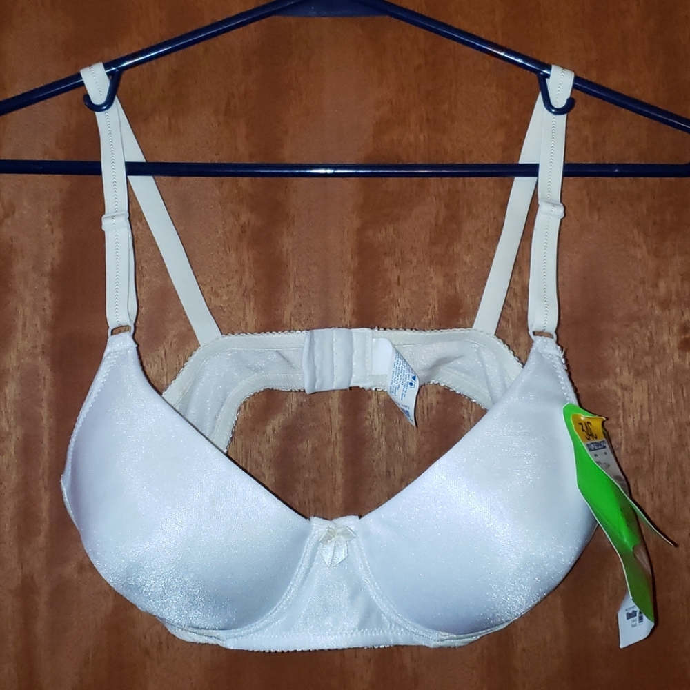 NWT🌸LILY OF FRANCE BRA🌸